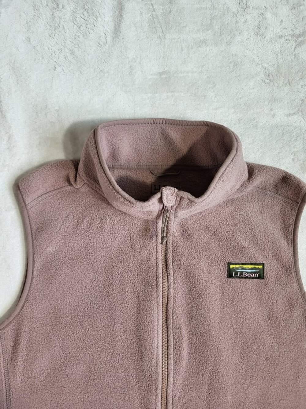 LL Bean  Women's Mountain Classic Fleece Mauve Taupe Vest - L PET - Picture 3 of 11